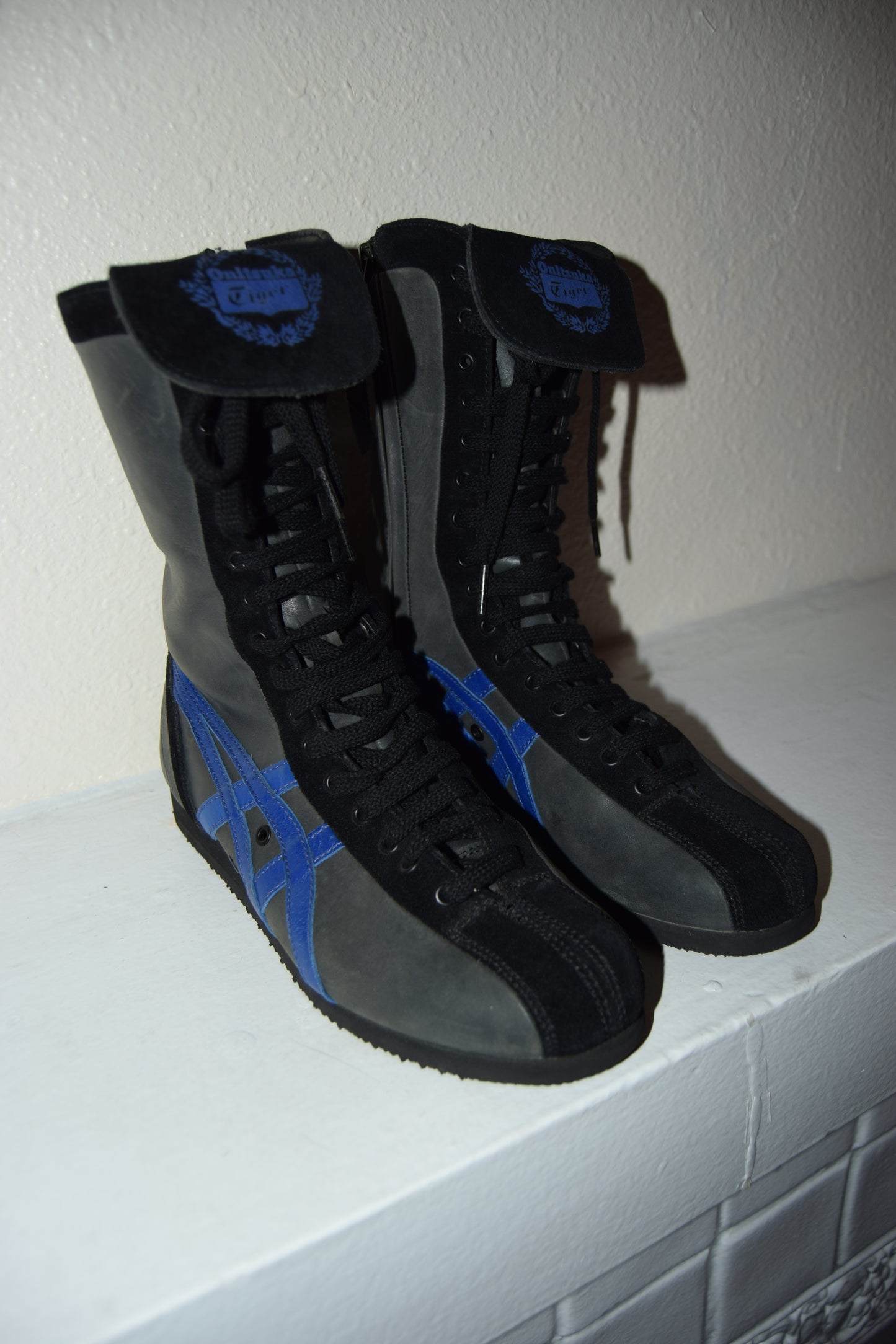 ONITSUKA TIGER BLACK & COBALT BOXING BOOTS