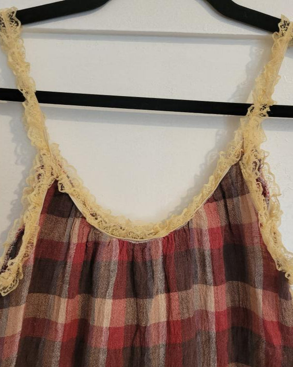 VINTAGE 2000's SHIPWRECKED PLAID & LACE TANK TOP