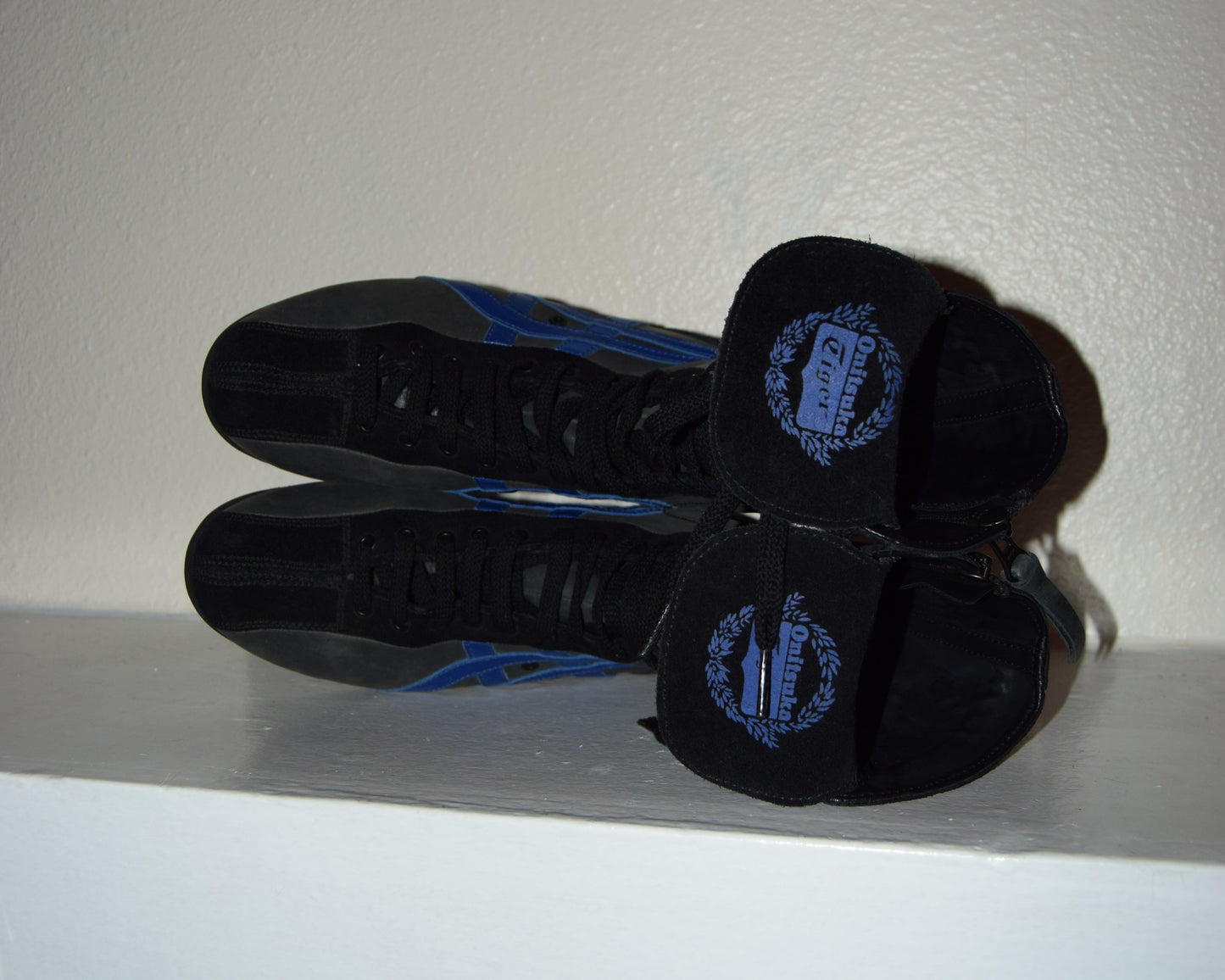 ONITSUKA TIGER BLACK & COBALT BOXING BOOTS