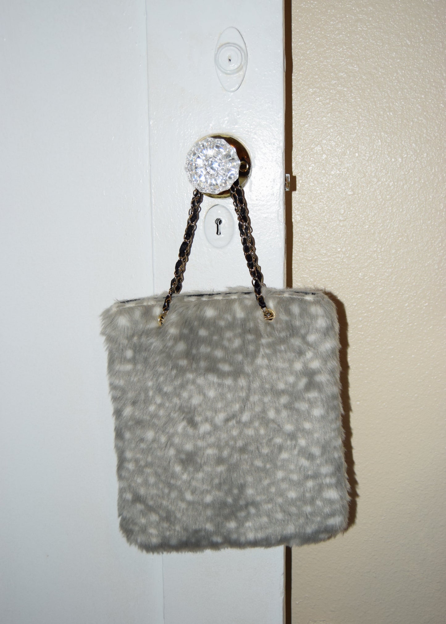 GREY FAWN PRINT CHAIN TOTE