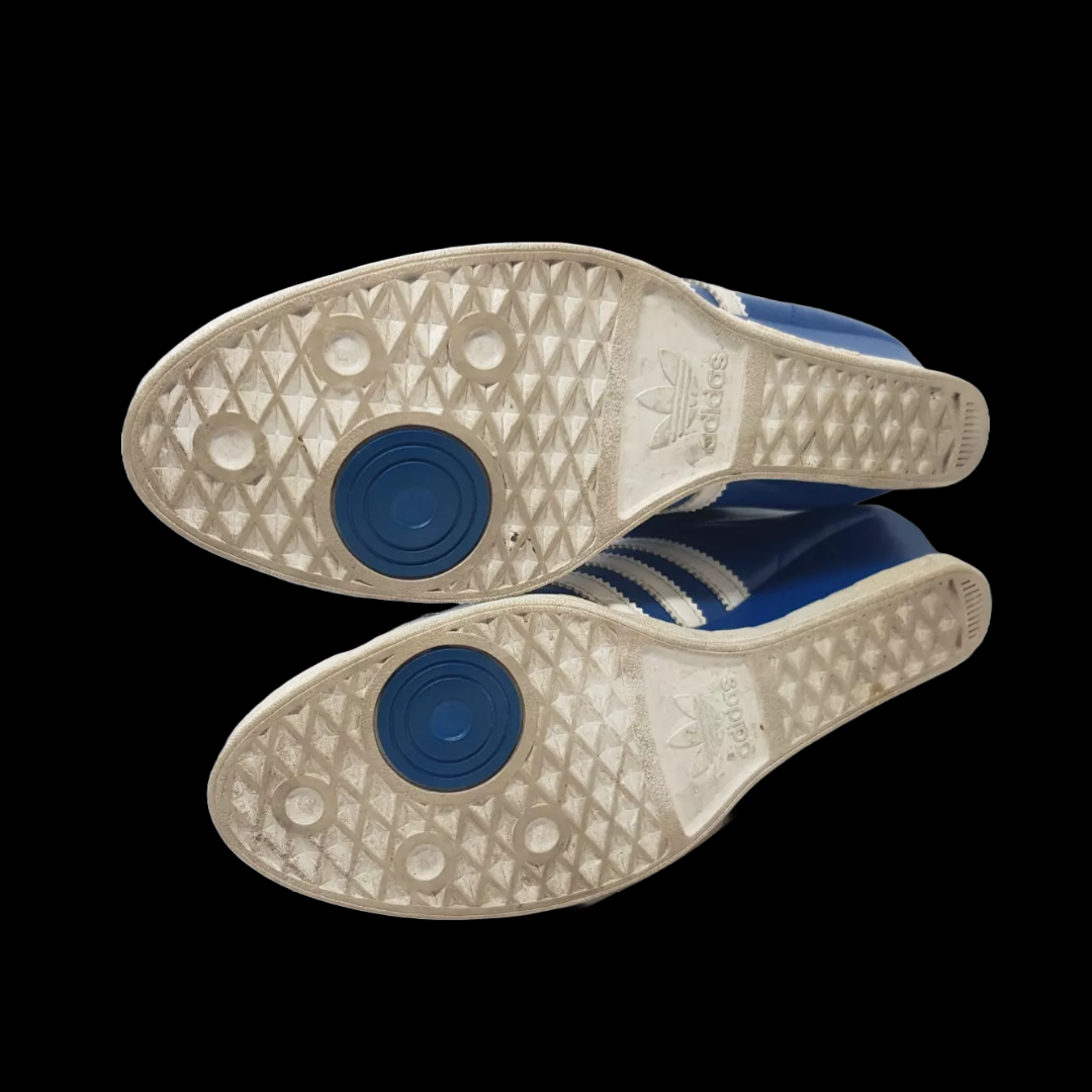 WEDGE CUT OUT SNEAKERS